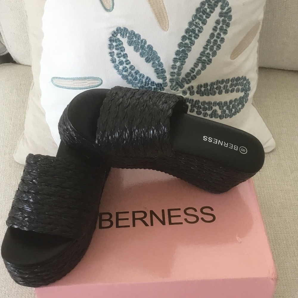 Berness Black Woven Platform Slides/New w/o tag/ Never Worn